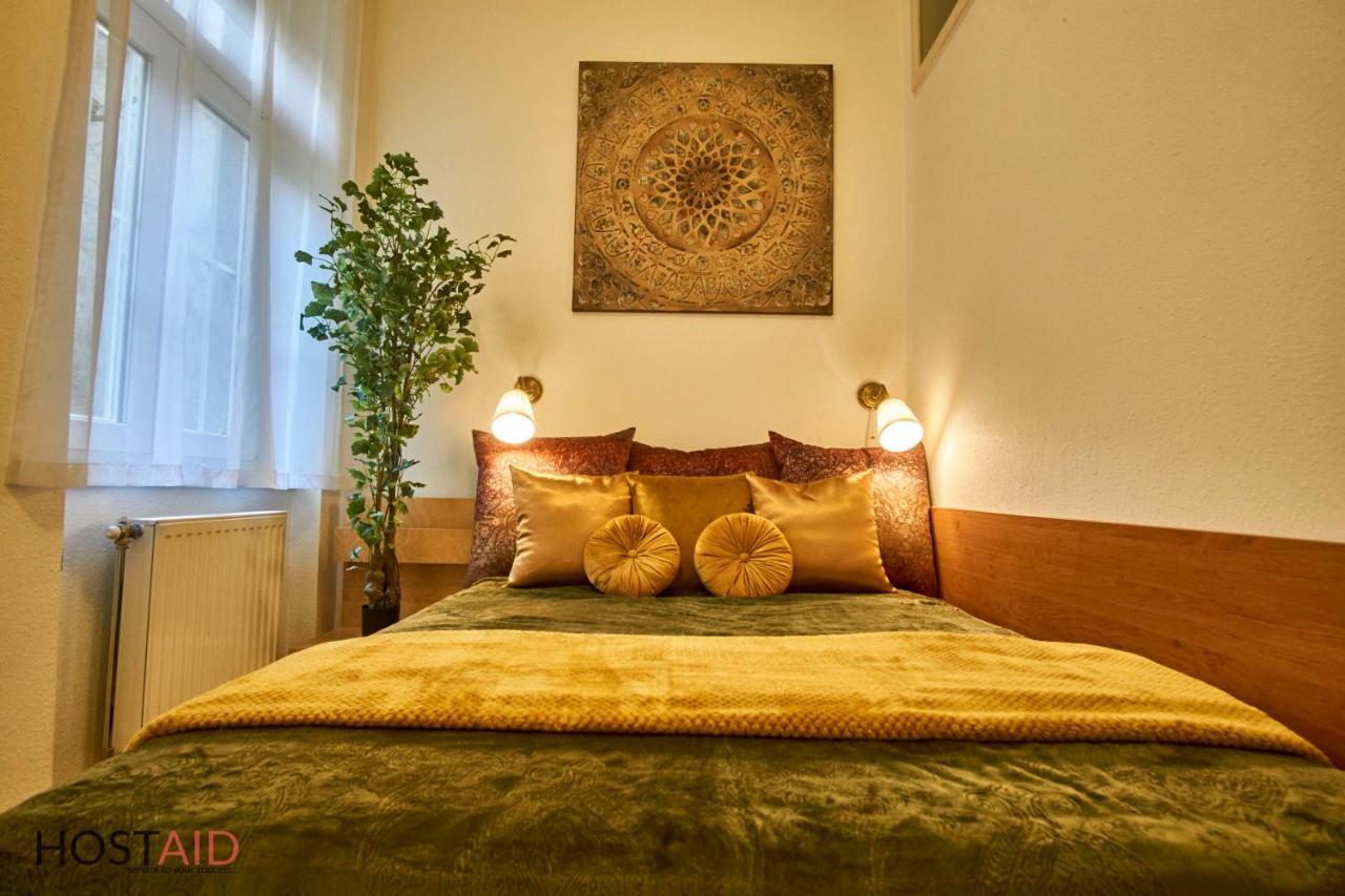 M52 Apartment - Hostaid Budapest Kültér fotó