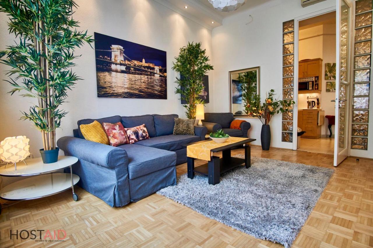 M52 Apartment - Hostaid Budapest Kültér fotó