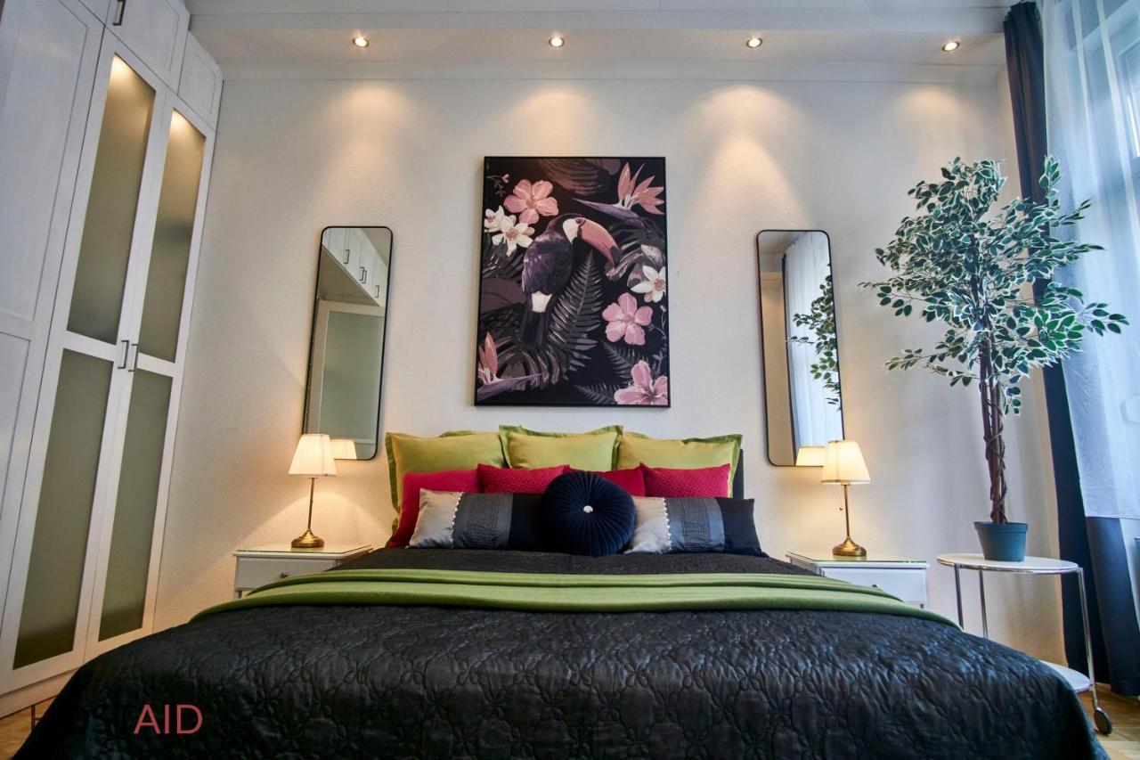 M52 Apartment - Hostaid Budapest Kültér fotó