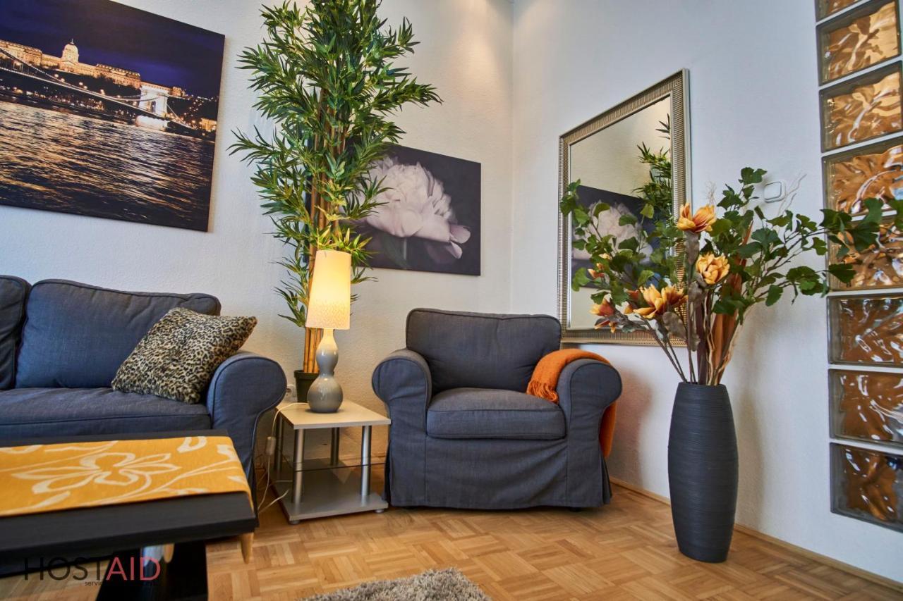 M52 Apartment - Hostaid Budapest Kültér fotó