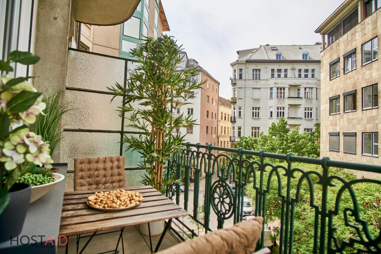 M52 Apartment - Hostaid Budapest Kültér fotó